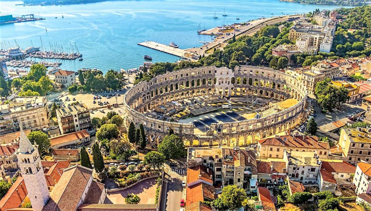Amfiteatar Pula Apartamento Exterior foto